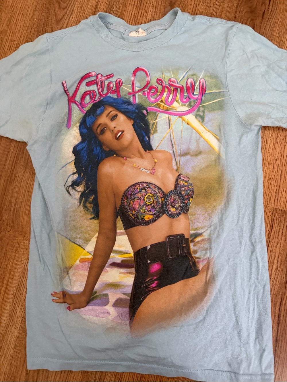 Katy Perry Collections Light Blue Graphic Tee with Vibrant Pop Art